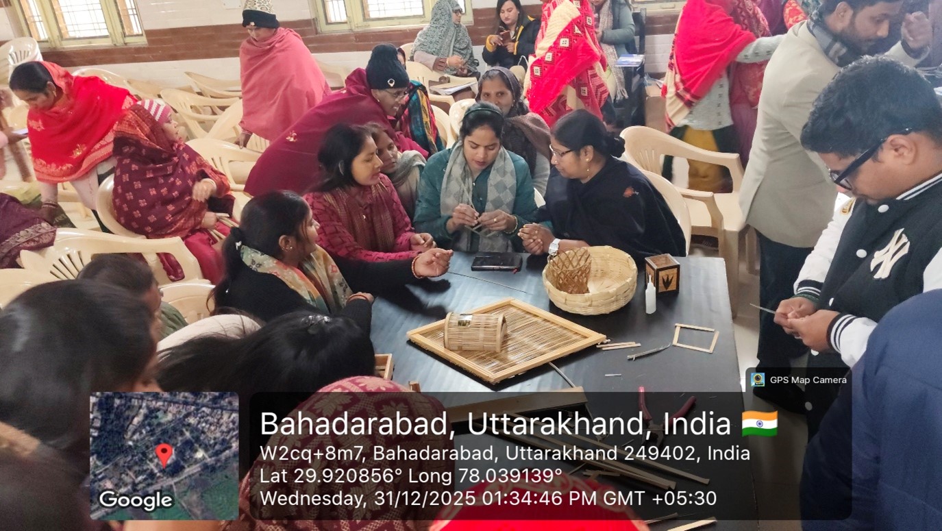 बाँस एवं रिंगाल आधारित हस्तशिल्प में व्यावहारिक प्रशिक्षण प्रदान करना